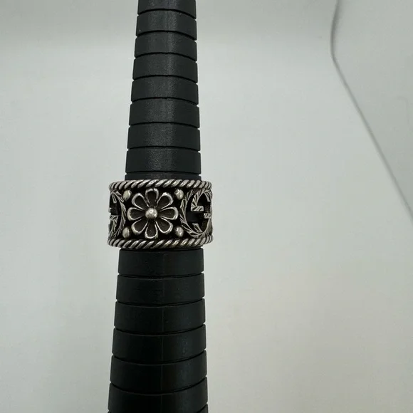 GUCCI INTERLOCKING SILVER RING - Picture 7 of 11